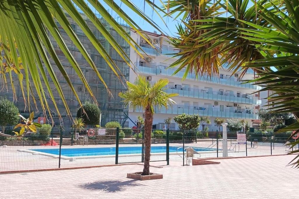 Alegre Apto Con Piscina, A 300M De La Playa. 布拉内斯 外观 照片