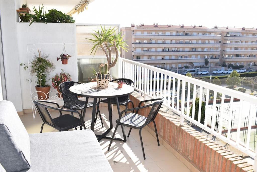 Alegre Apto Con Piscina, A 300M De La Playa. 布拉内斯 外观 照片